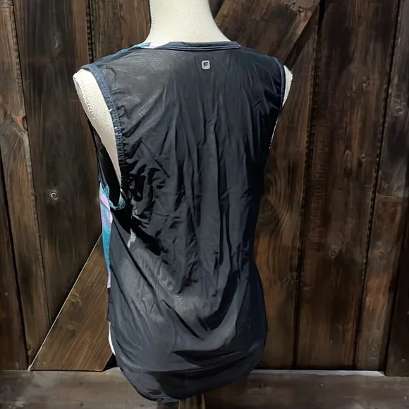 Fabletics fun mesh back workout top - Picture 3 of 7